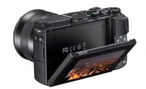 canon-eosm3-back-650x400